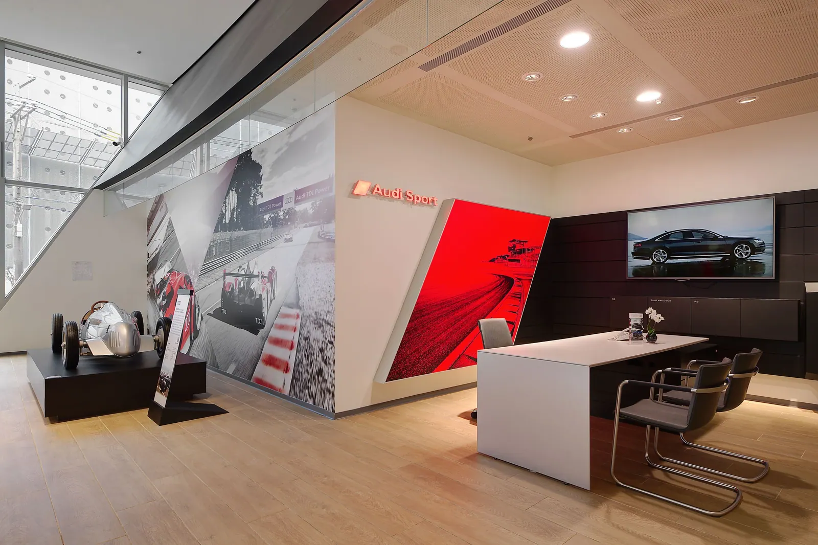 Audi 台中展示空間 — 接待與洽談區