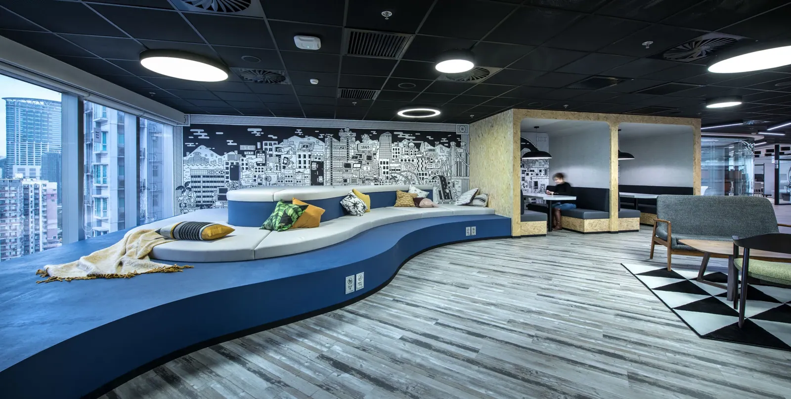HSBC Collaborative Workplace — Shared breakout lounge