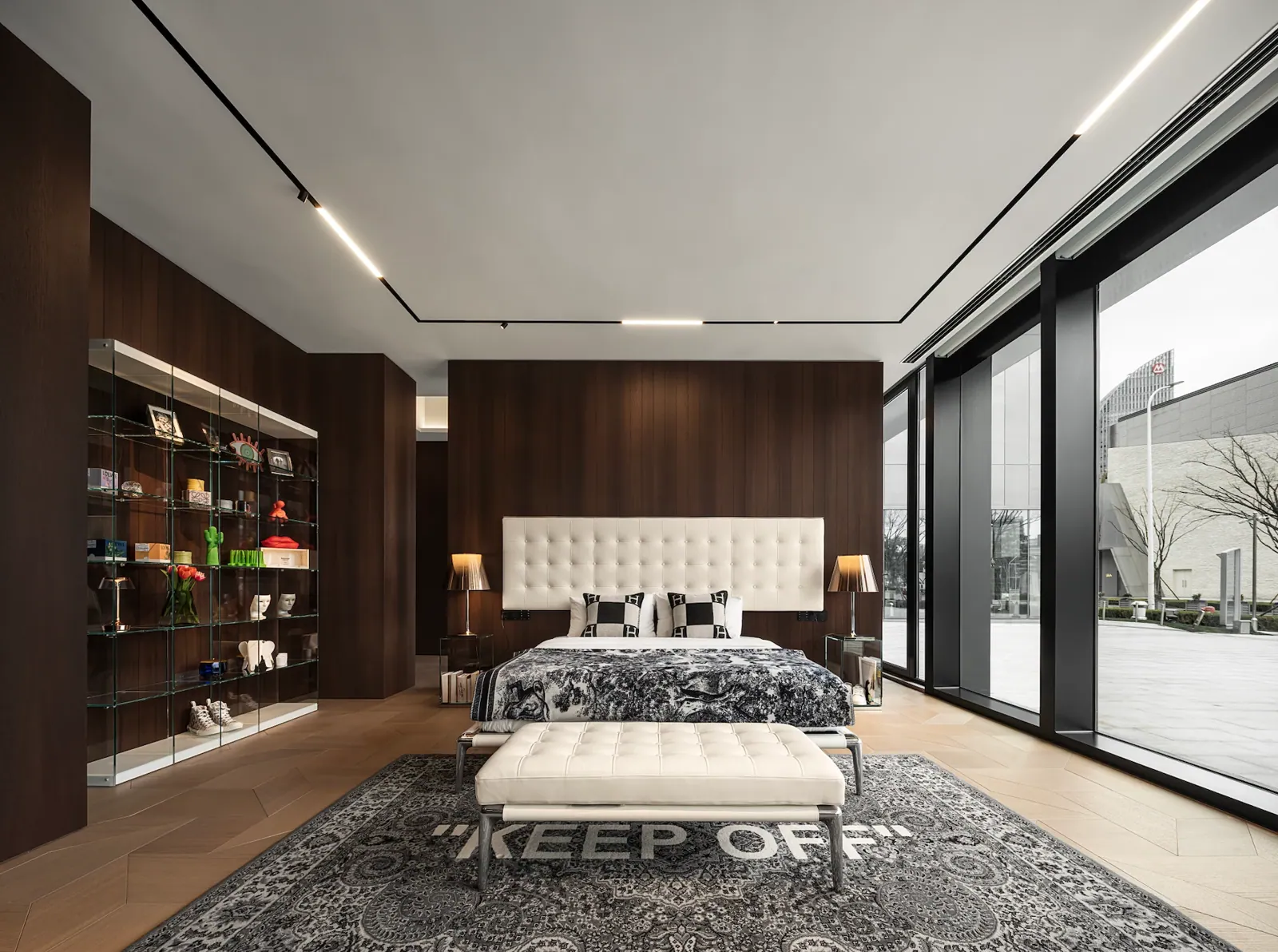 Royana Flagship House — Dining collection